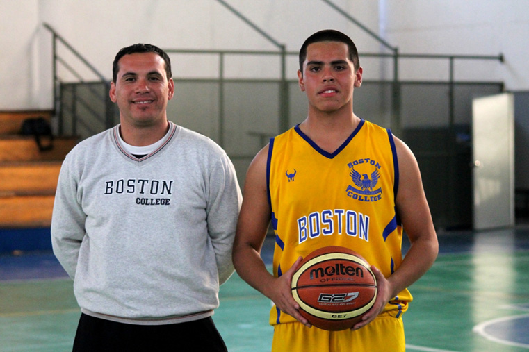 Amistoso Básquetbol en Boston College Huechuraba